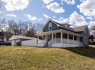 521 N 10th St, Atchison, KS 66002