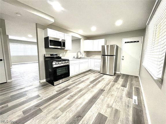 2nd image of 1202 Shepard Hills Blvd