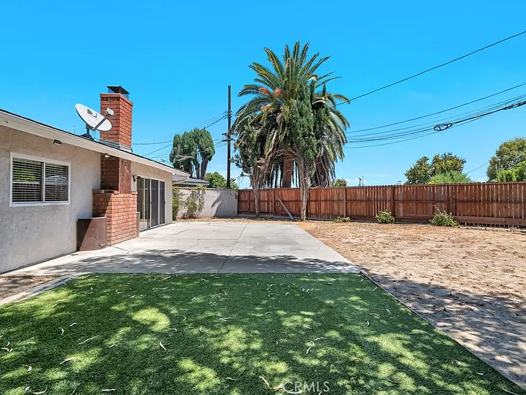 6650 Jumilla Ave — Photo 26