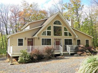 67 Locust Ln, Gouldsboro, PA