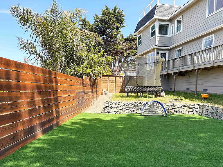 1480 East Ave — Photo 43