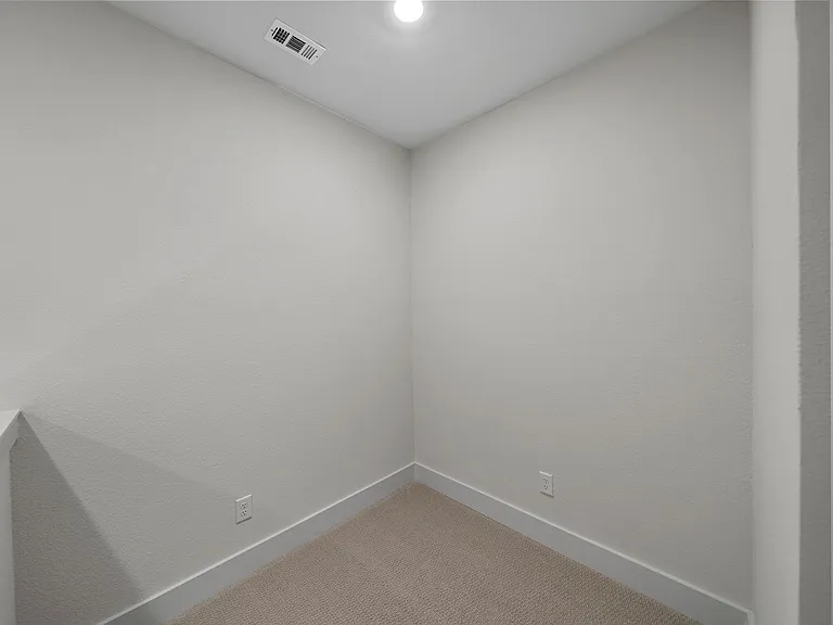 917 Emerling Dr — Photo 32