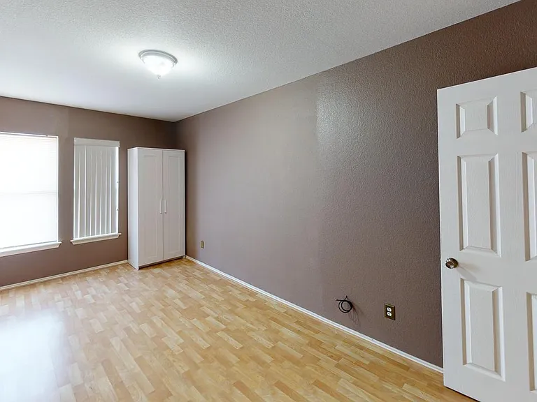904 Purple Martin Ct — Photo 6