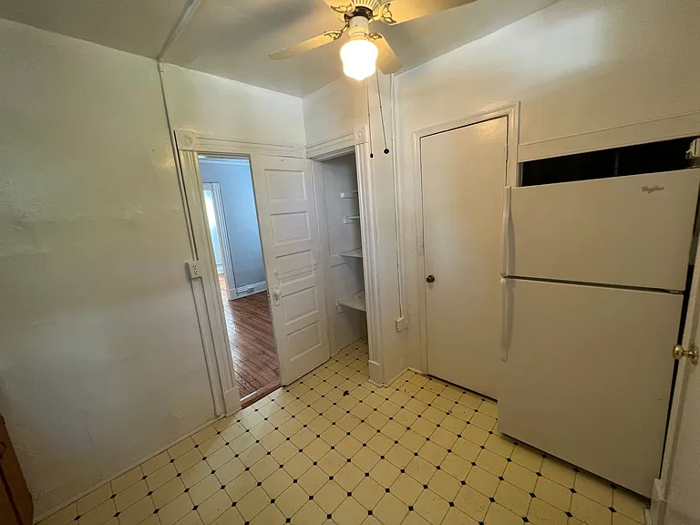 8 N. Auburn Ave. — Photo 26