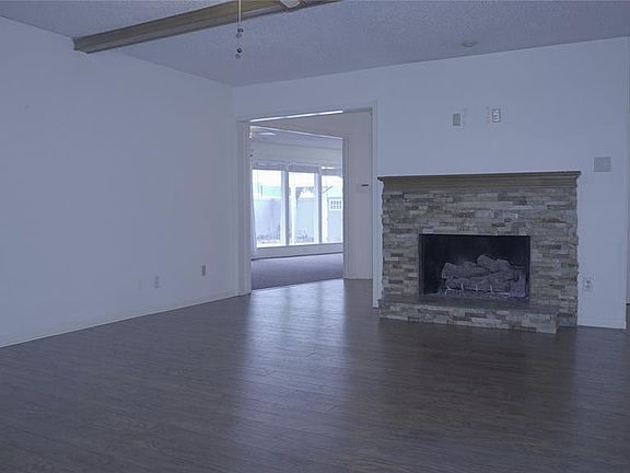 2nd image of 2312 Lovell Dr