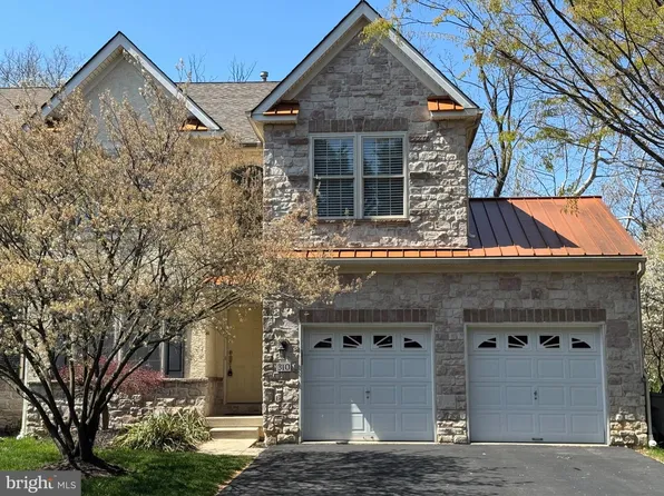 310 Barefield Ln, Conshohocken, PA 19428