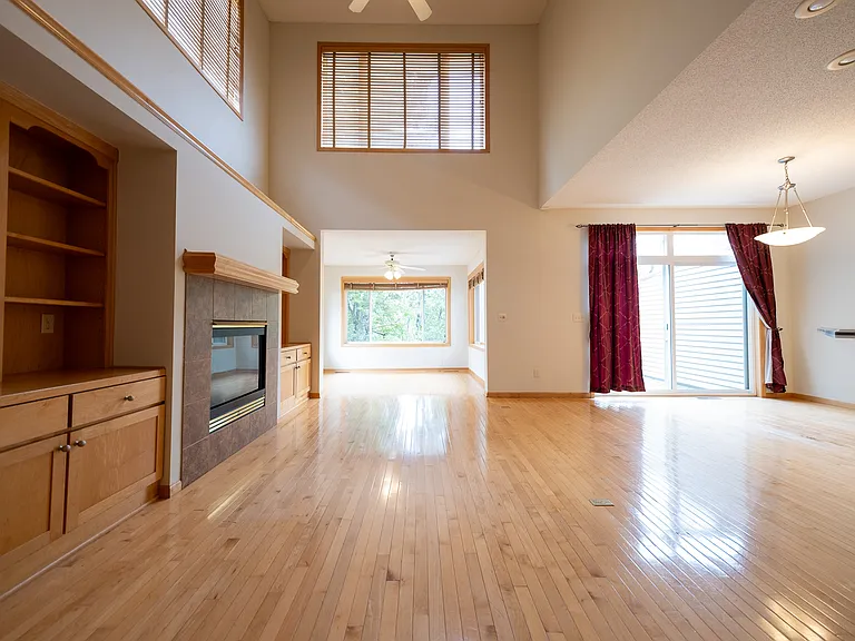 591 Crane Creek Ln — Photo 3