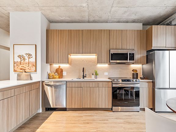 5th image of 2050 W Ogden Ave #1002