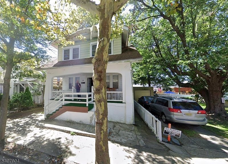 1st image of 24 N Vassar Sq
