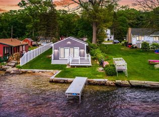 28 Lakeview Ter, Pascoag, RI 02859