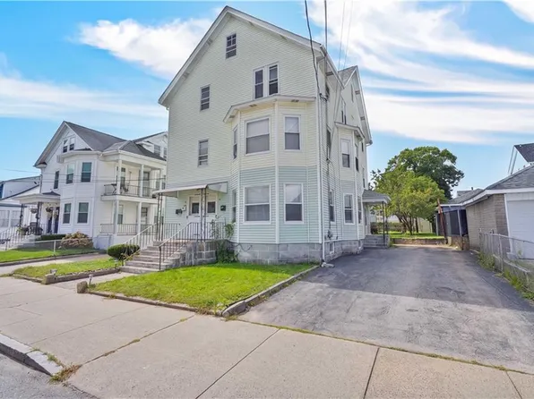 73 Arch St, Pawtucket, RI 02860
