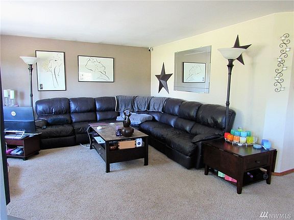 5th image of 6323 180th St SE