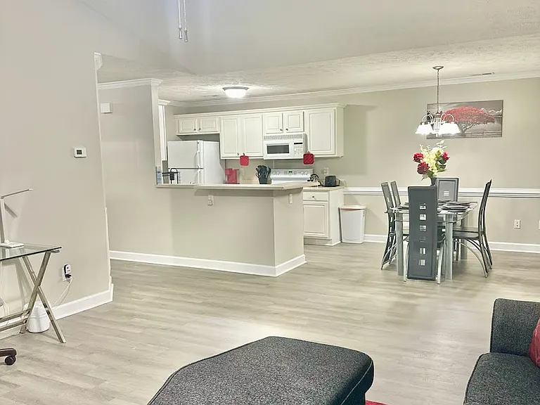 1710 Renwick Dr #204 — Photo 22