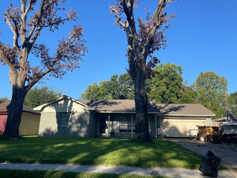 1st image of 806 Peggy St