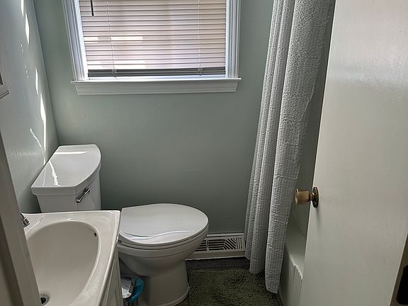 4th image of 307 5th St