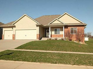 275 White Pine St, Robins, IA 52328