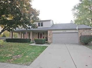 2709 Hall Ct, Bloomington, IL 61704