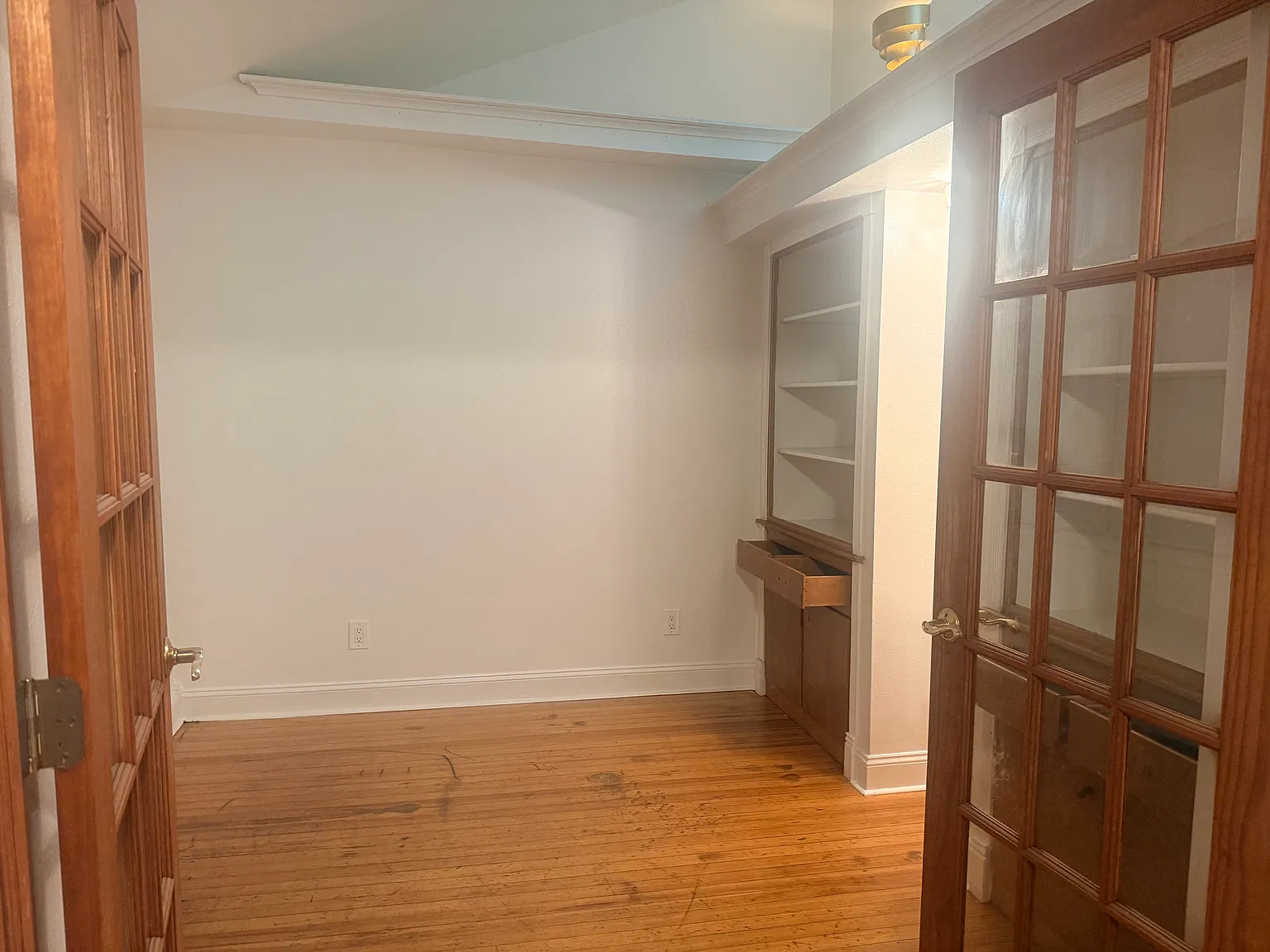 1 bed, 1200 sqft, $1,300 — Photo 4
