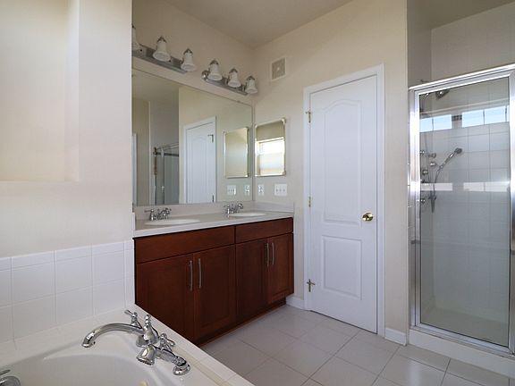 3rd image of 4485B Beacon Grove Cir