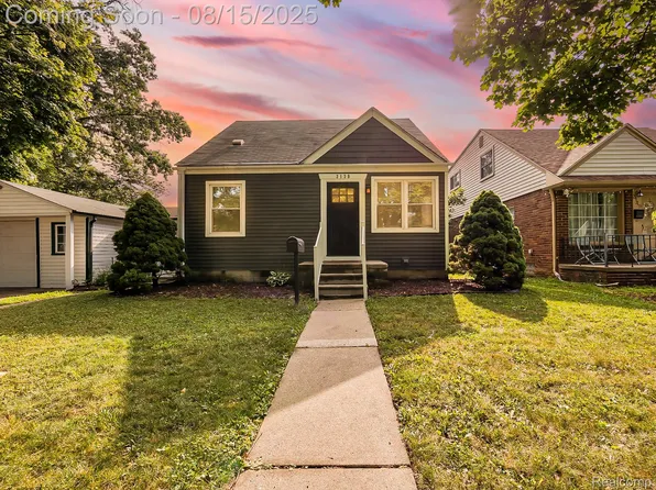 3139 Dallas St, Dearborn, MI 48124