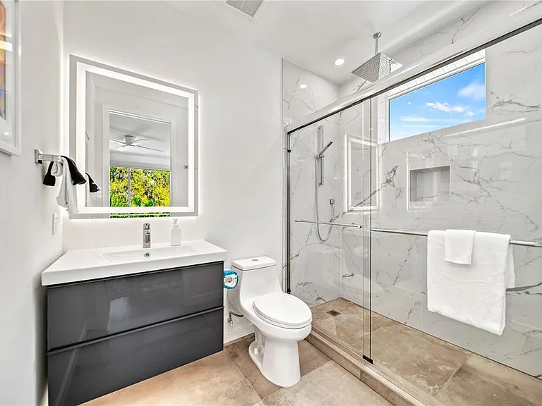 2327 Hillview St — Photo 42