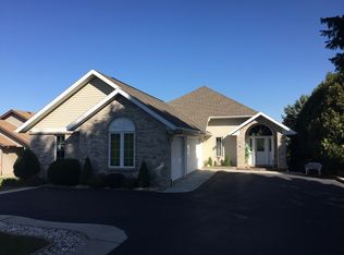 33 Delburne Dr, Davis, IL 61019