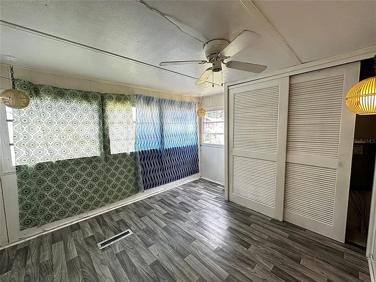 817 Parks St — Photo 11