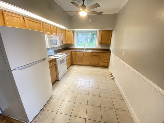 4th image of 4830 Columbus St #3
