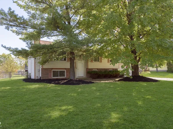 8307 Castle Farms Rd, Indianapolis, IN 46256