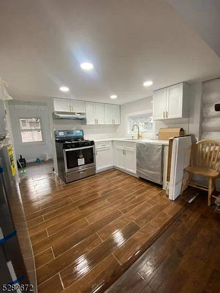 1 bed, 1.0 bath, $2,000 — Photo 2