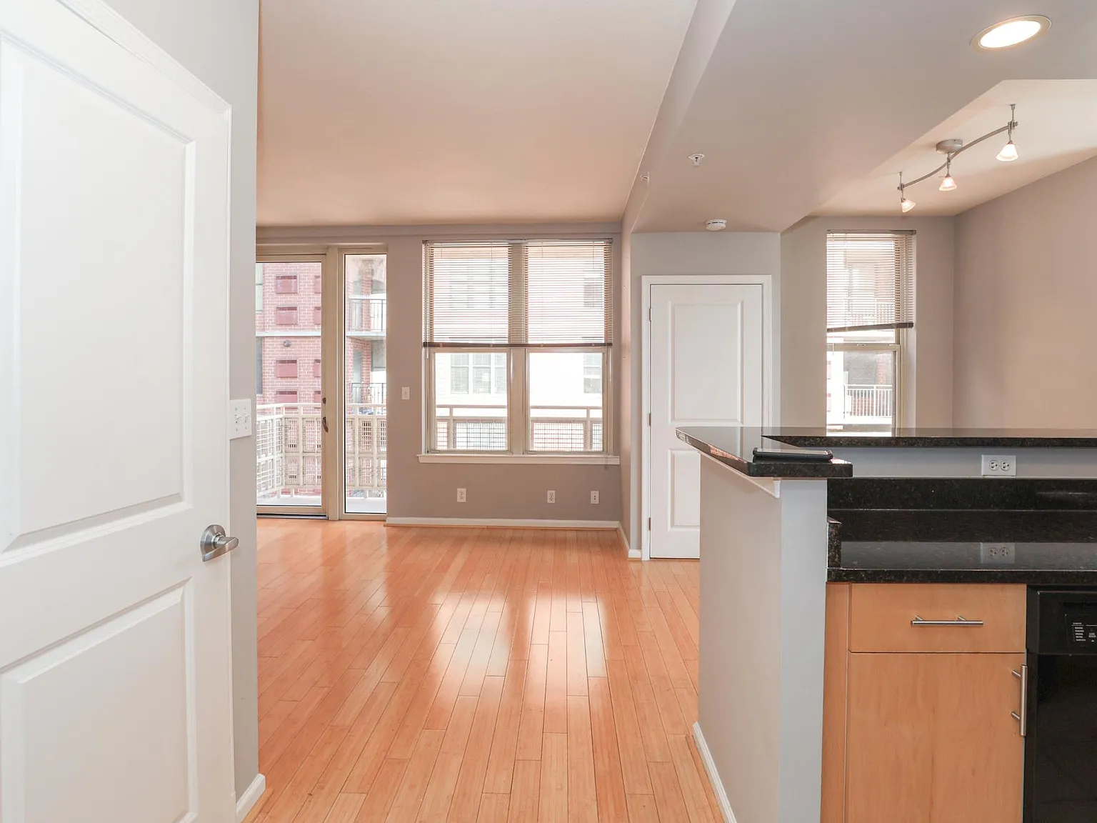 1 bed, 846 sqft, $2,495 — Photo 1