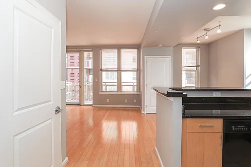 715 6th St NW #601 Photo 1