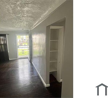 4th image of 18262 Gilchrist St