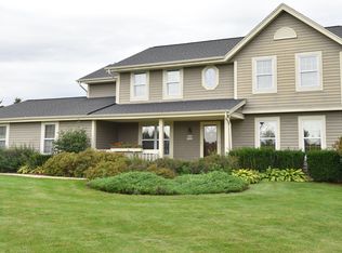 W254N5149 McKerrow Dr, Pewaukee, WI 53072