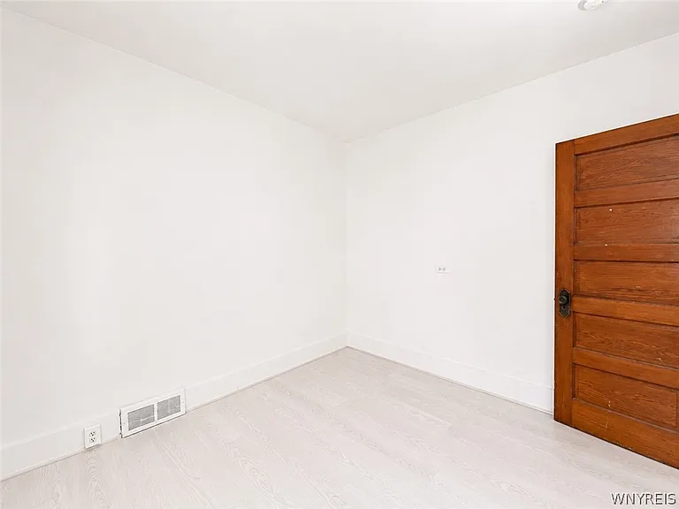 165 Dearborn St #UPPER — Photo 16