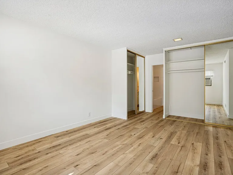9000 Clifton Way — Photo 12