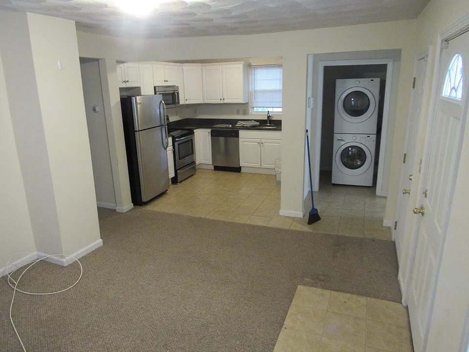 71 Pembroke Ave #1