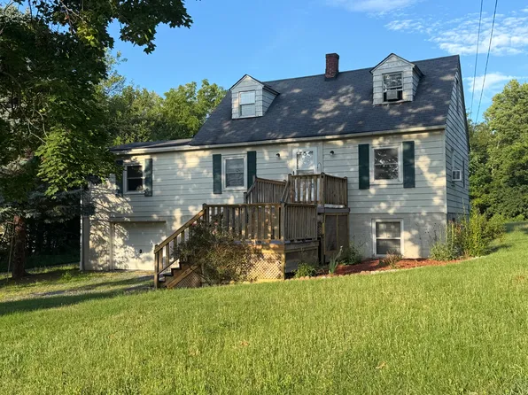 198 Garber Ln, Winchester, VA 22602