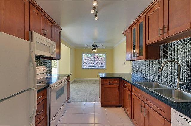 1st image of 7110 Rainbow Dr