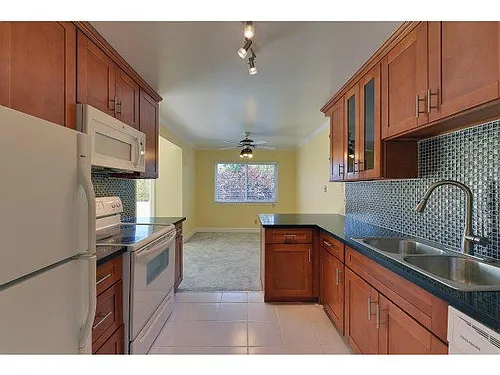 7110 Rainbow Dr Photo 1