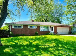 551 Crestwood Ave, Fremont, OH 43420