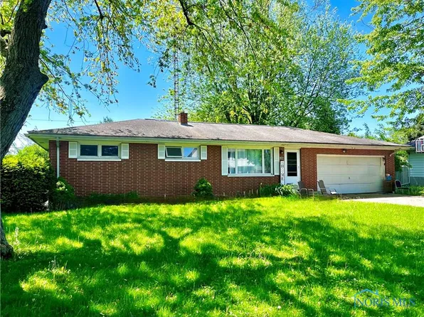 551 Crestwood Ave, Fremont, OH 43420