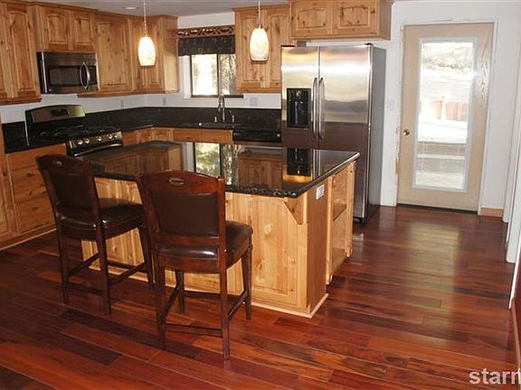 3rd image of 1487 Apple Valley Dr