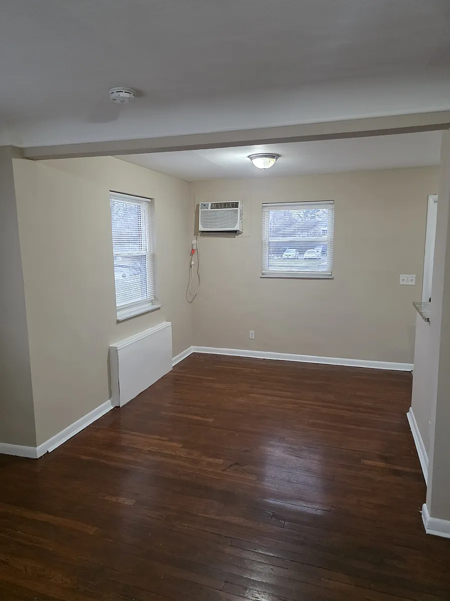 Building Photo - 2568 Westwood Northern Blvd #3