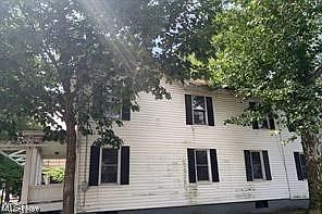 2nd image of 133 Franklin St