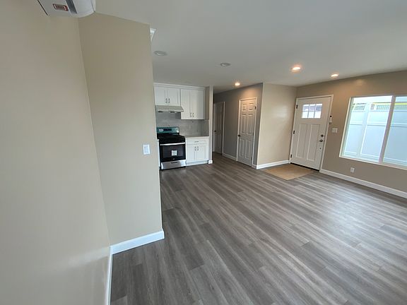 5th image of 364 E Ramona St