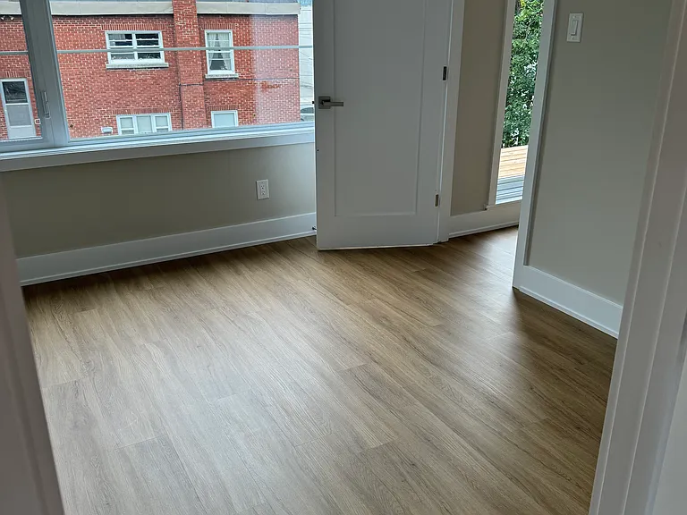 366 Winona Ave — Photo 8