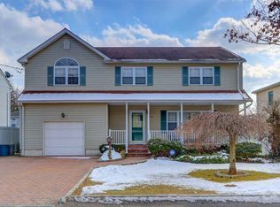 2056 Abbot Ave, Merrick, NY 11566