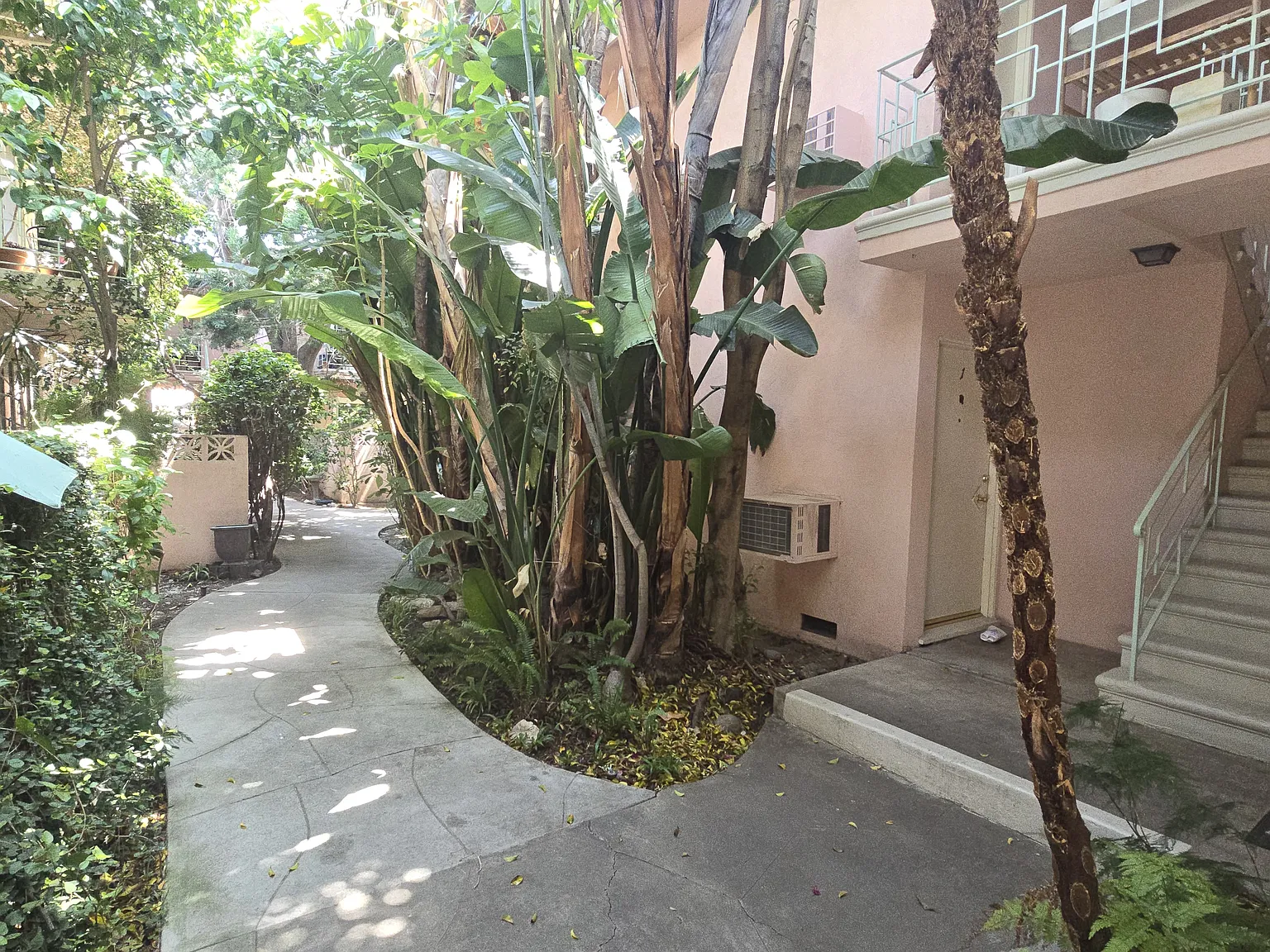 Studio, 414 sqft, $1,750 — Photo 3