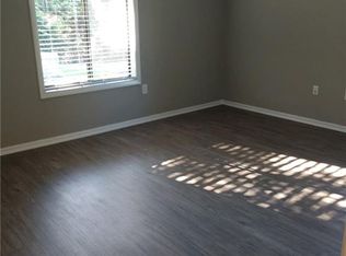 1740 N Hamilton St, High Point, NC 27262